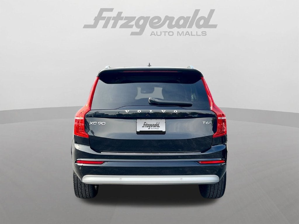 2022 Volvo XC90 Momentum