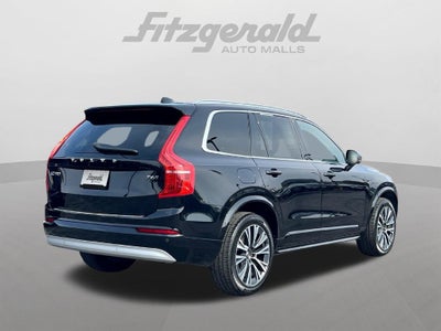 2022 Volvo XC90 Momentum