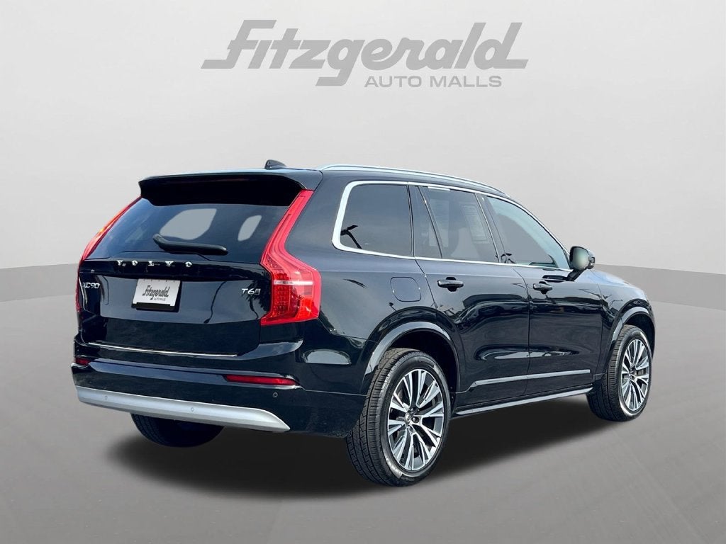 2022 Volvo XC90 Momentum
