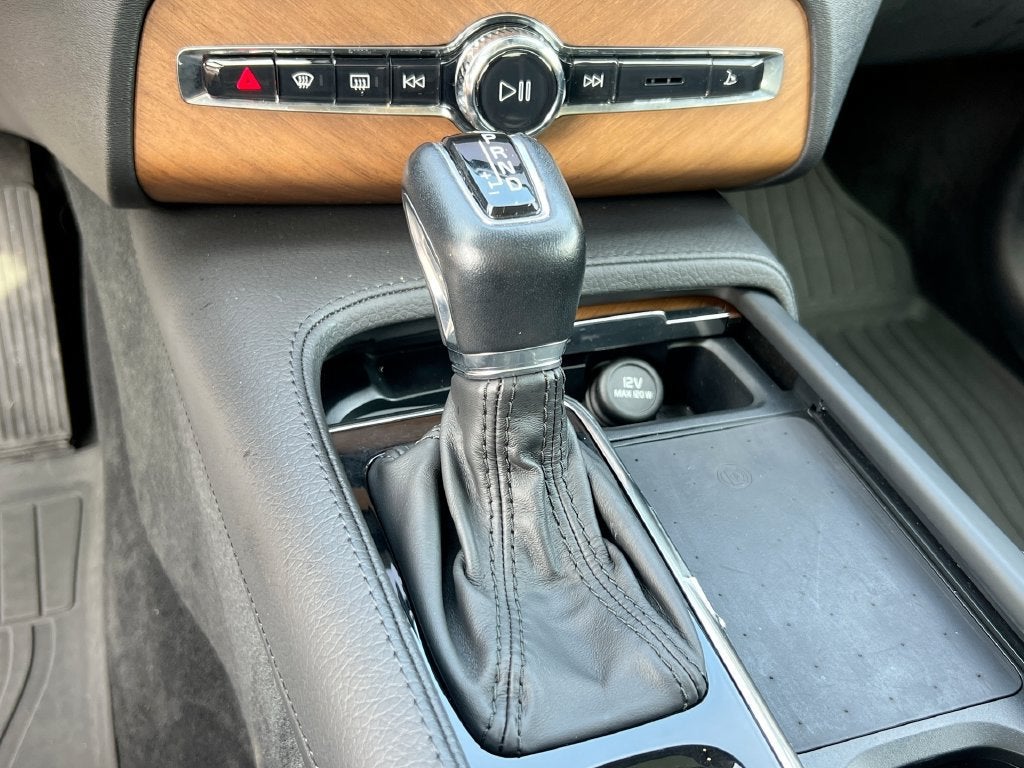 2022 Volvo XC90 Momentum