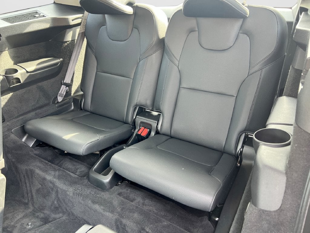 2022 Volvo XC90 Momentum