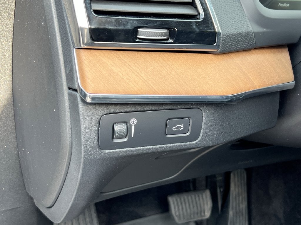 2022 Volvo XC90 Momentum
