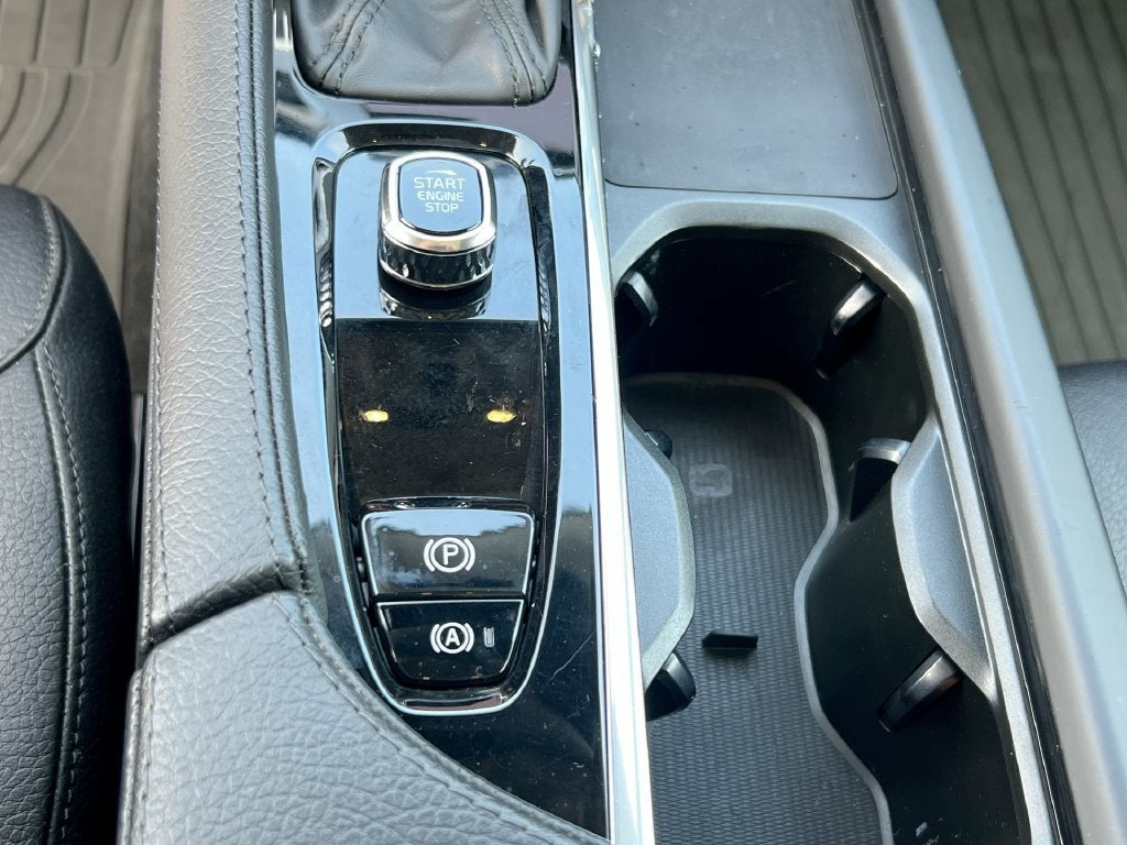 2022 Volvo XC90 Momentum