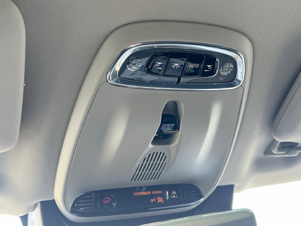 2022 Volvo XC90 Momentum