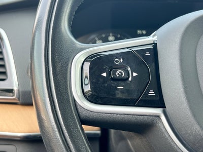 2022 Volvo XC90 Momentum