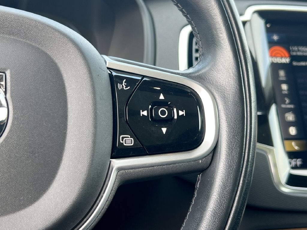2022 Volvo XC90 Momentum