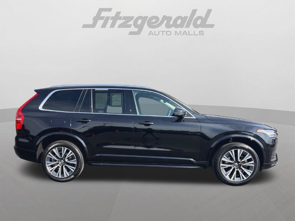 2022 Volvo XC90 Momentum