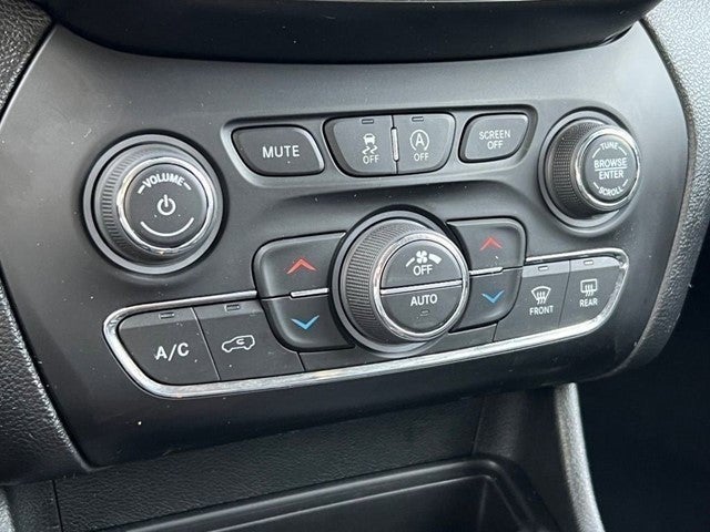 2022 Jeep Cherokee Latitude Lux