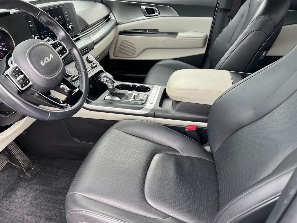 2023 Kia Carnival LX Seat Package