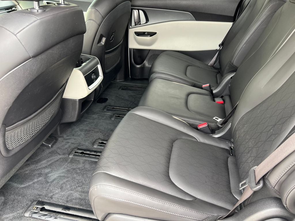 2023 Kia Carnival LX Seat Package