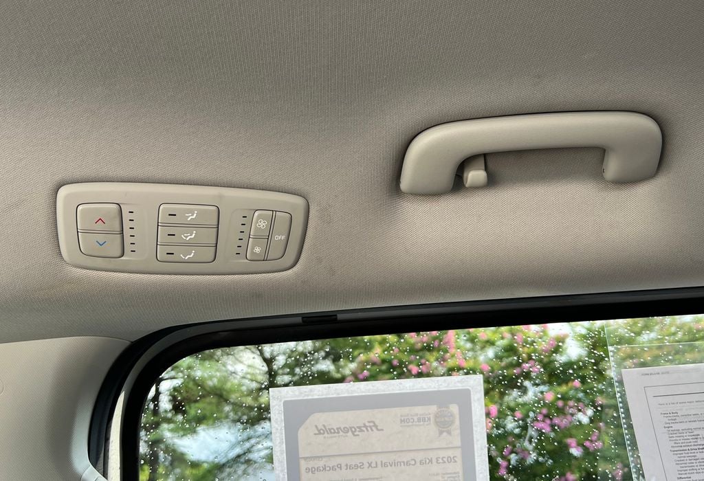 2023 Kia Carnival LX Seat Package