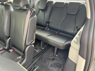 2023 Kia Carnival LX Seat Package