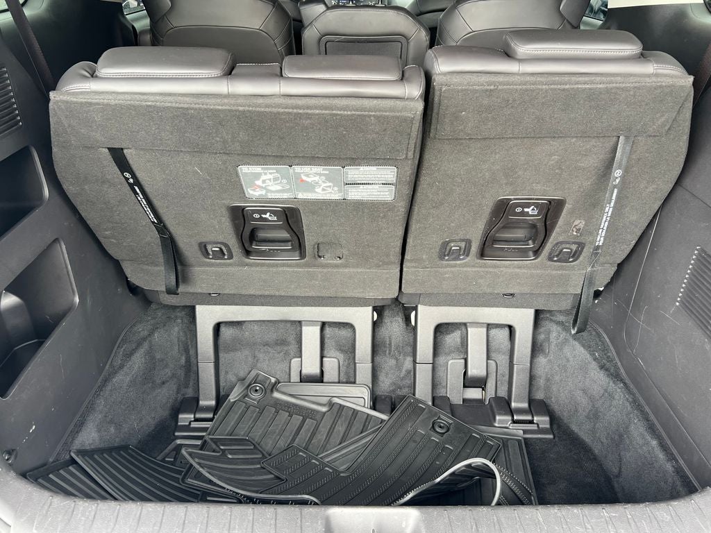 2023 Kia Carnival LX Seat Package