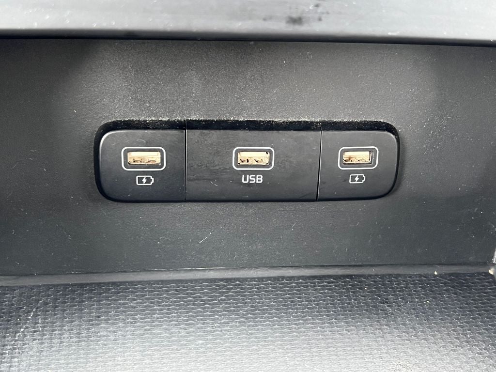 2023 Kia Carnival LX Seat Package