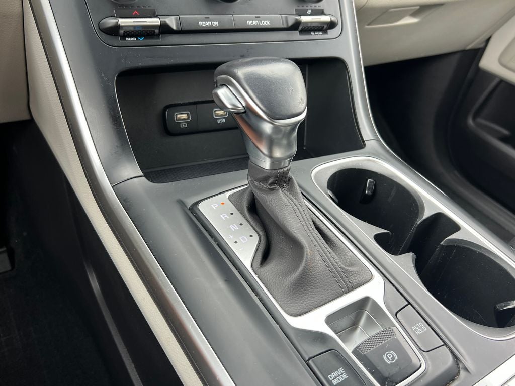 2023 Kia Carnival LX Seat Package