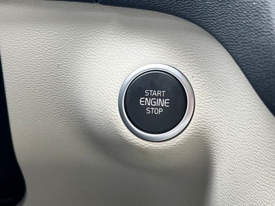 2023 Volvo XC40 Plus Bright Theme